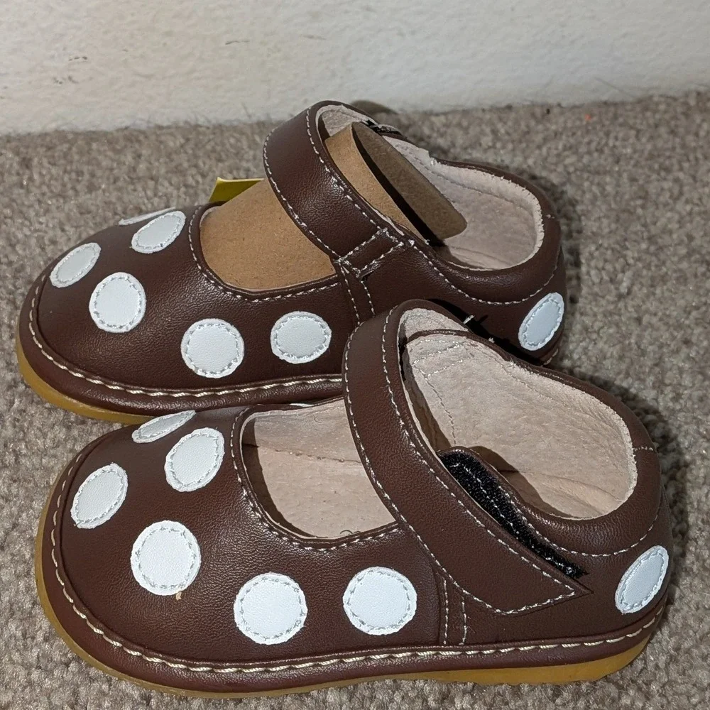 Little Mae's Boutique Brown Polka Dot Squeaky Mary Jane Shoes Toddler Size 4 NEW